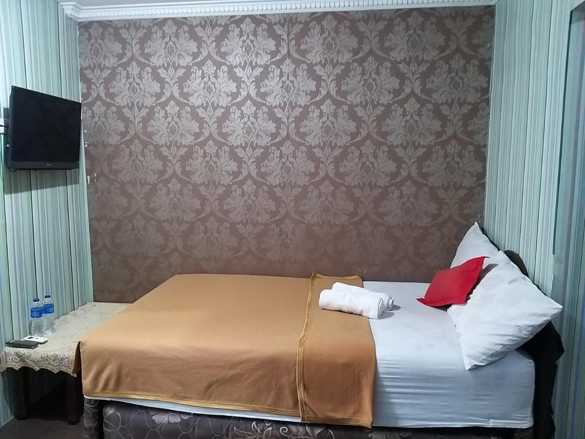 Venice Guest House Redpartner Jakarta Exterior photo