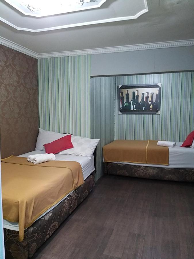Venice Guest House Redpartner Jakarta Exterior photo